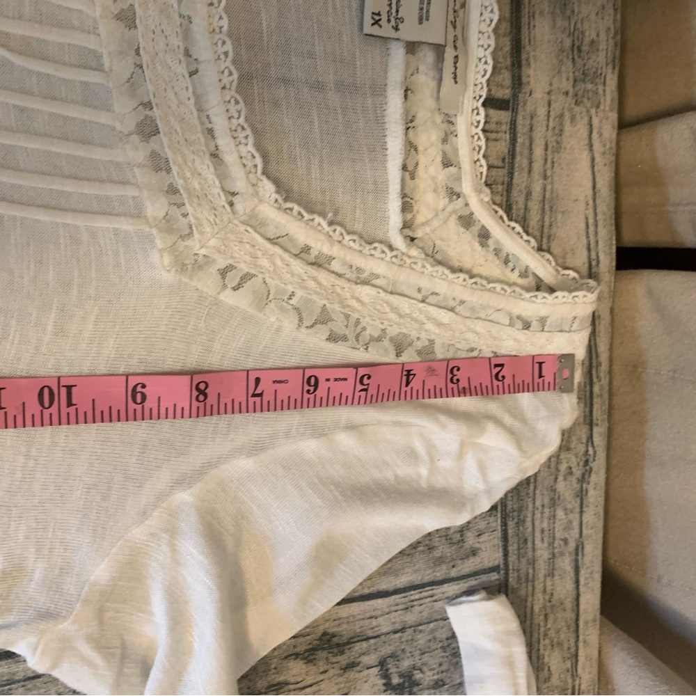 American Rag Cie Off White Pleated Sweater Hi Lo Flowy 1X Lace Details - Picture 12 of 14